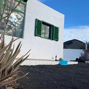 villas-yaiza-el-golfo.in-canary-islands.com/